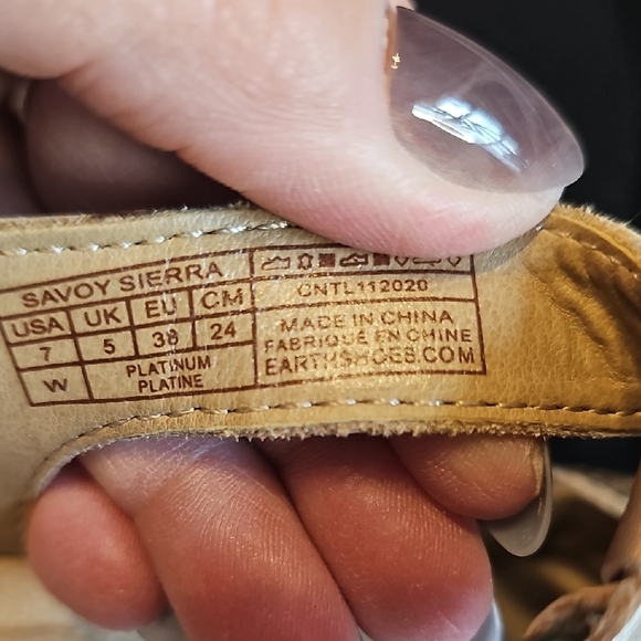 Earth Origins Metallic Gold Sandals - Picture 7 of 8